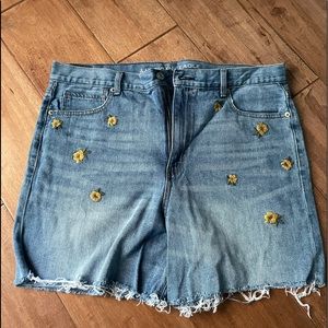 American Eagle Shorts with Flower design!